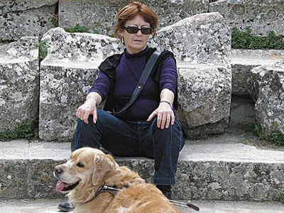 Απαγόρευσαν σε σκύλο – οδηγό τυφλής να μπει στο Μουσείο Ακρόπολης